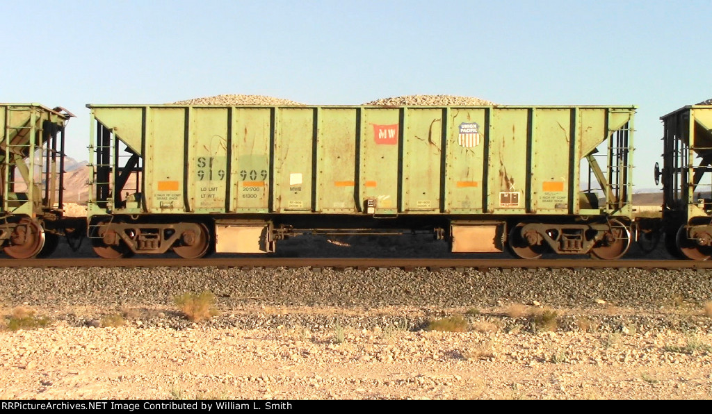 WB Unit Ballast Frt at Erie NV -16